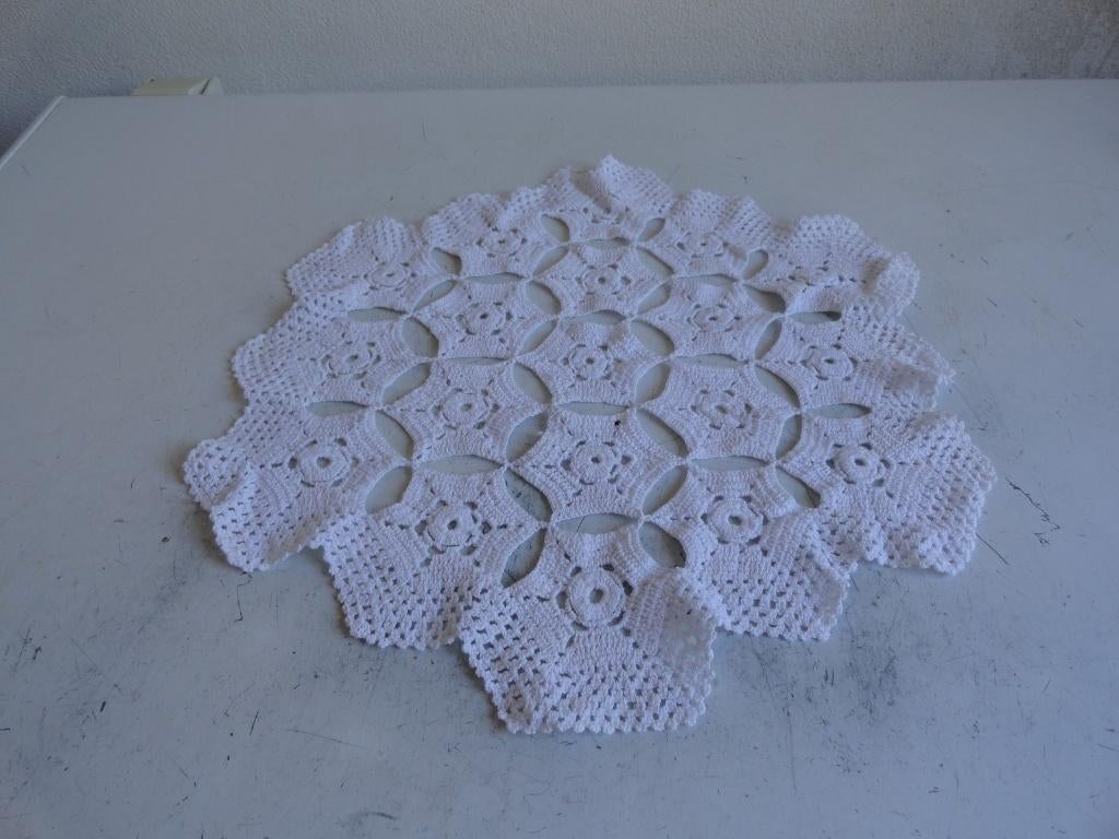 Kleedjes, vintage, antiek gehaakt en geborduurd, 2 stuks, Ophalen of Verzenden