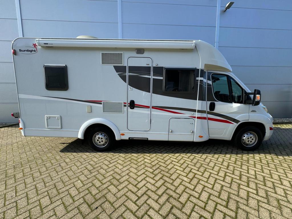 T64 Sunlight SUNLIGHT / CAMERA / DAB+ / LUIFEL !, Caravans en Kamperen, Campers, Sunlight, Afzuigkap, Startonderbreker, Bedrijf