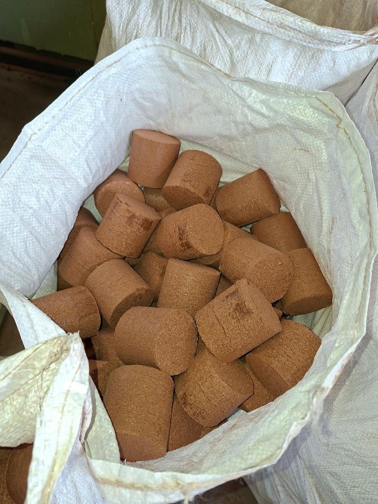 Briketten, Minder dan 3 m³, Ophalen, Overige houtsoorten, Blokken