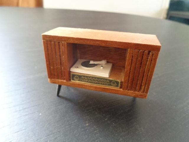 Fraaie oude platenspeler / houten kastje met platenspeler., Ophalen of Verzenden, Gebruikt, Poppenhuis