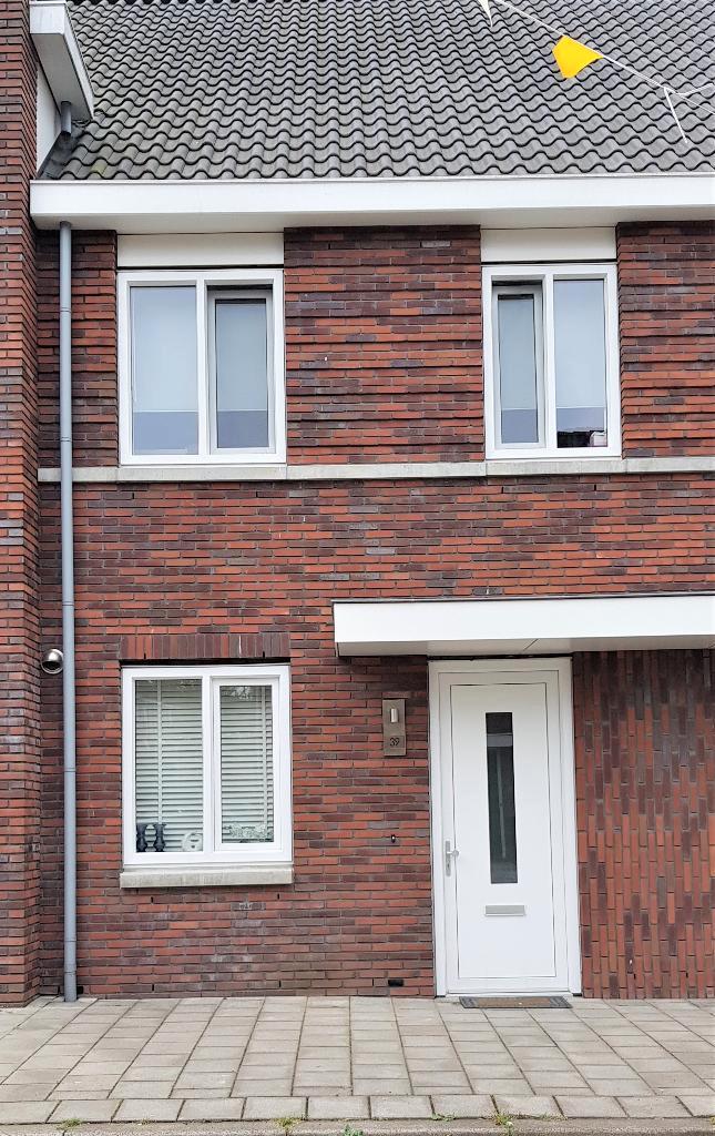 Instapklare eengezinswoning, zonnige tuin & centraal gelegen, Huizen en Kamers, Huizen te koop, Zuid-Holland, tot 200 m², Tussenwoning