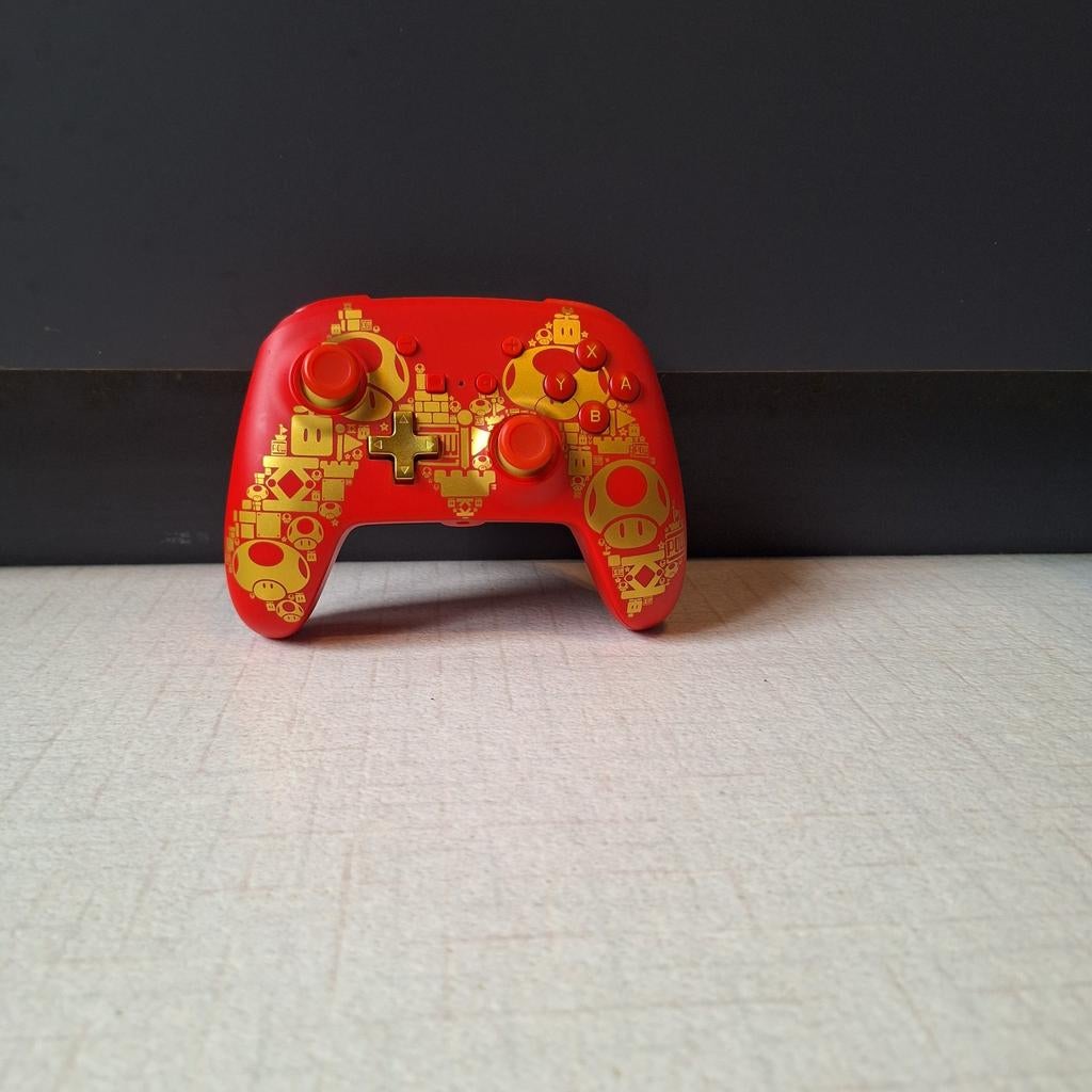 Nintendo Switch Controller - Mario Limited Edition, Spelcomputers en Games, Spelcomputers | Nintendo Consoles | Accessoires, Zo goed als nieuw