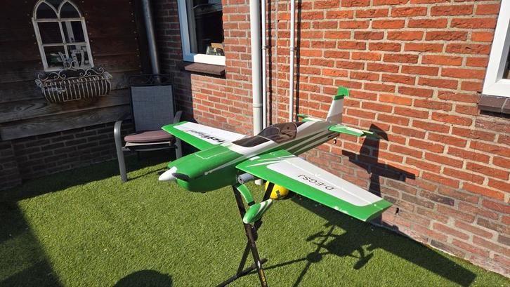 Graupner Hottrigger 140 Compleet RC Vliegtuig, Hobby en Vrije tijd, Modelbouw | Radiografisch | Vliegtuigen, Zo goed als nieuw