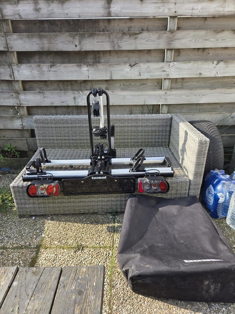 Pro user bosal tourer fietsendrager opberghoes als nieuw, Auto diversen, Fietsendragers, Ophalen, 2 fietsen, Gebruikt, Trekhaakdrager