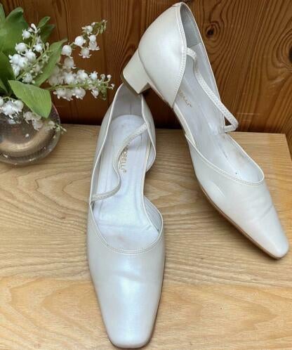 Jacobelli schoenen maat 40, Schoenen met lage hakken, Wit, Ophalen of Verzenden, Zo goed als nieuw
