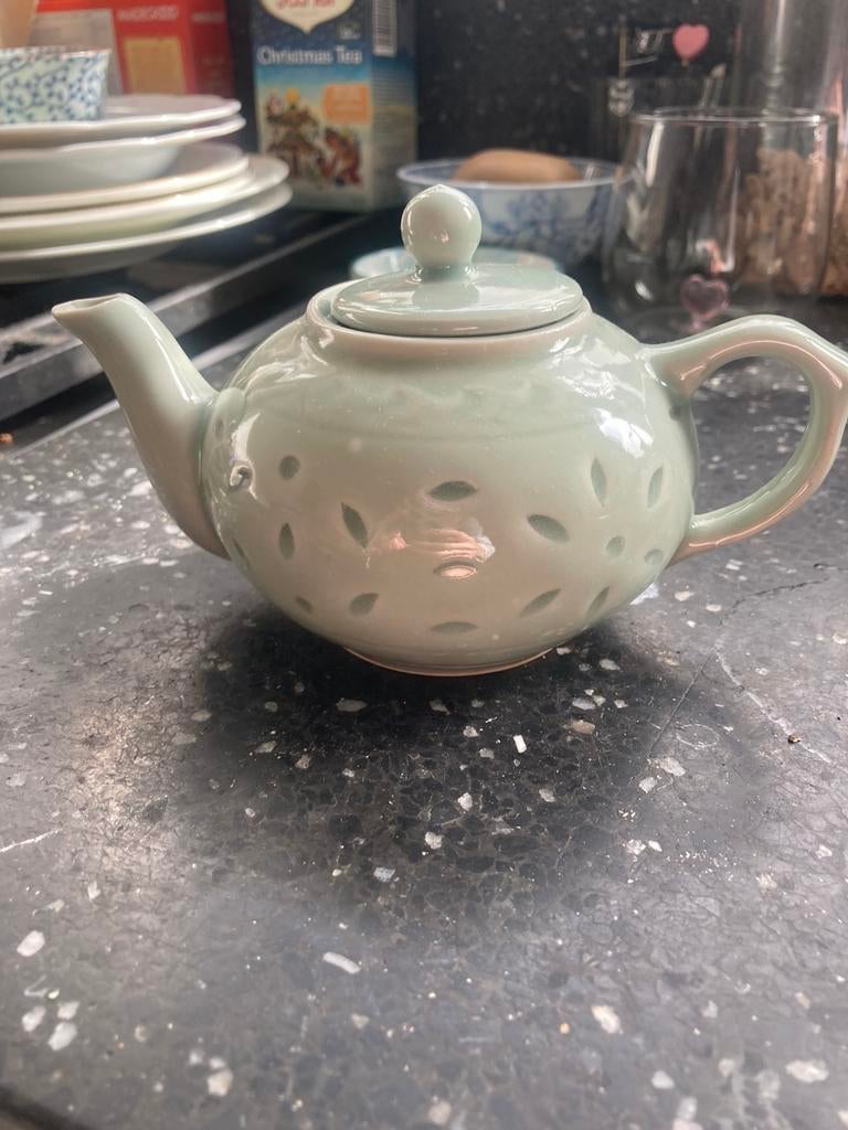 Celadon klein theepotje, in perfecte staat, Ophalen of Verzenden