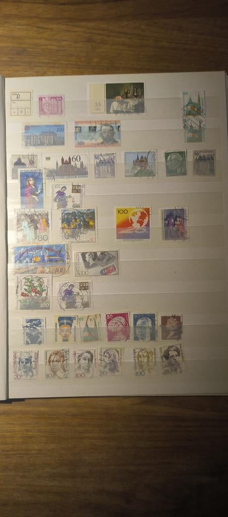 Postzegelalbum jaren '90, Postzegels en Munten, Postzegels | Volle albums en Verzamelingen, Ophalen of Verzenden, Nederland en Buitenland