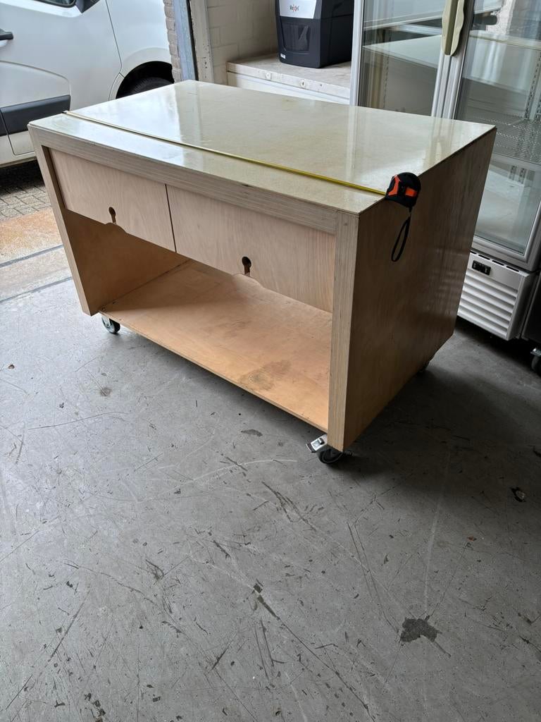 Werkbank op wieltjes, Doe-het-zelf en Verbouw, Werkbanken, Ophalen of Verzenden, Zo goed als nieuw