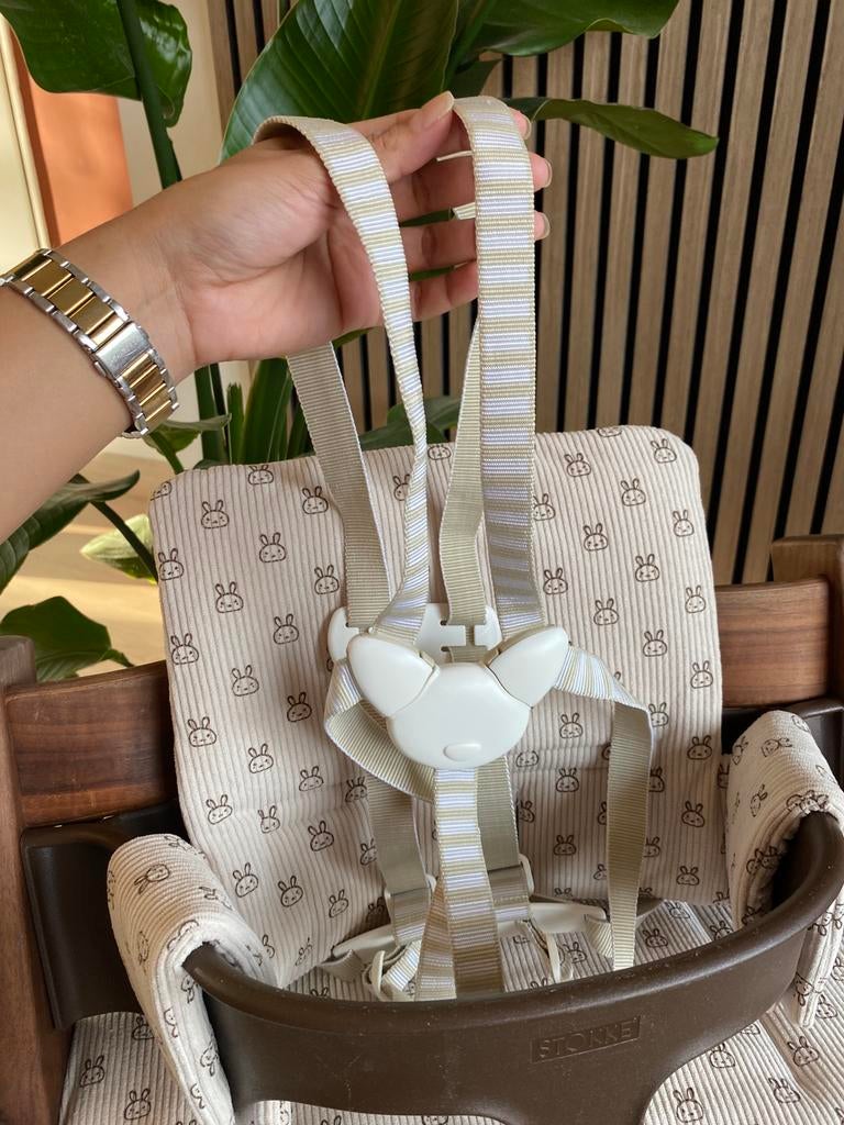 Zo goed als nieuw stokke tuigje voor kinderstoel tripp trapp, Kinderen en Baby's, Kinderstoelen, Zo goed als nieuw, Meegroeistoel