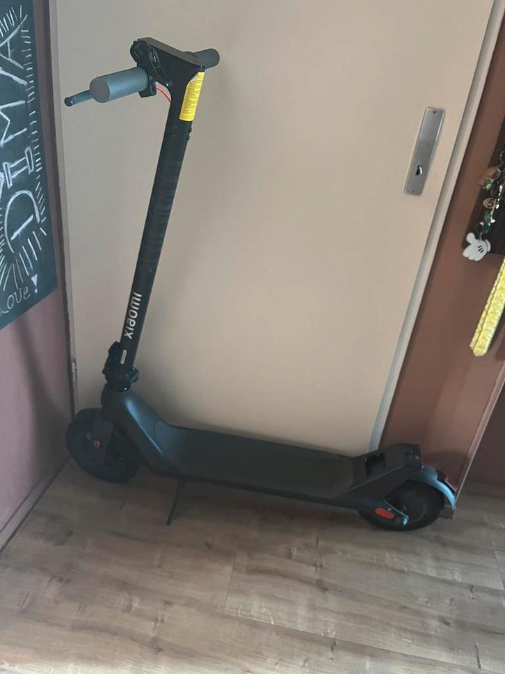 Elektrische step zwart, Fietsen en Brommers, Steps, Zo goed als nieuw, Elektrische step (E-scooter), Ophalen