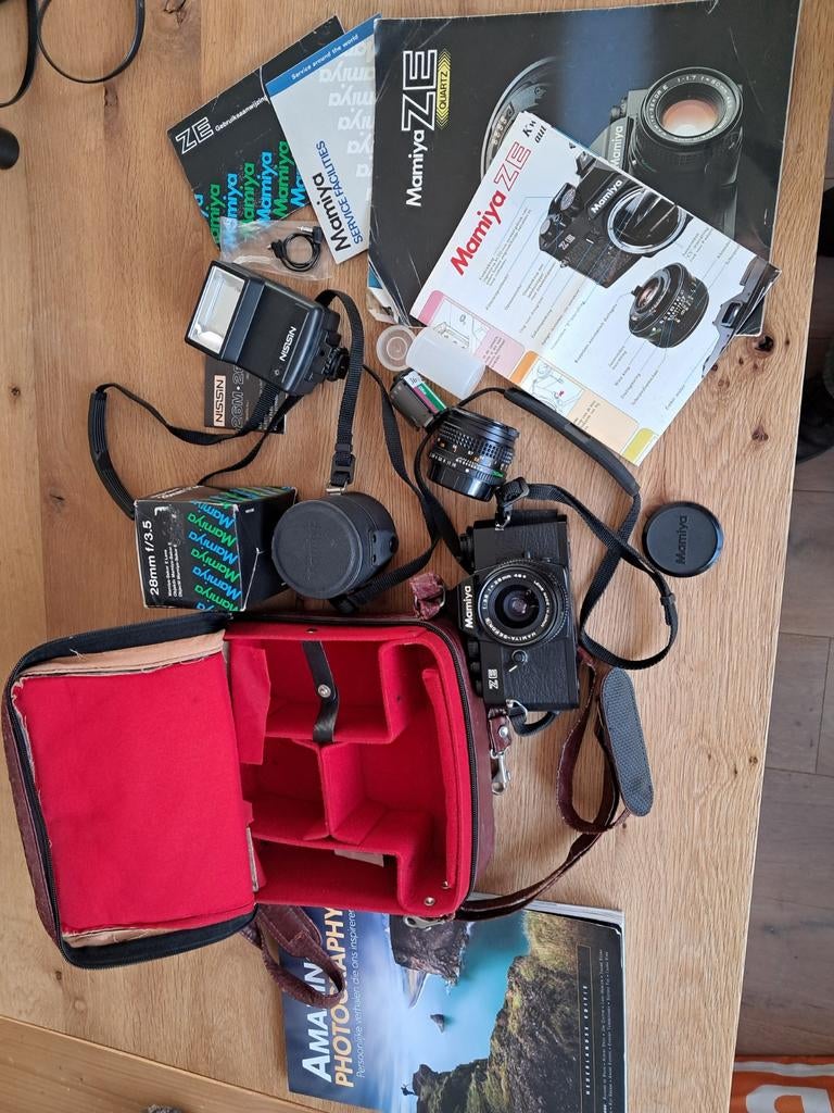 Mamiya ZE spiegelreflex camera quarks 28 mm + 50 mm tas, Audio, Tv en Foto, Fotocamera's Analoog, Gebruikt, Spiegelreflex, Overige Merken