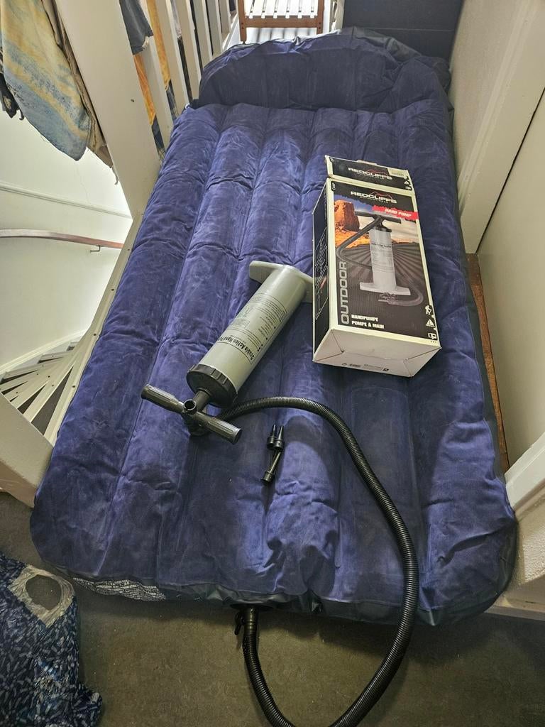 Luchtbed en pomp, Ophalen of Verzenden