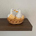 Zwanen in mand peper en zoutstel, Ophalen of Verzenden