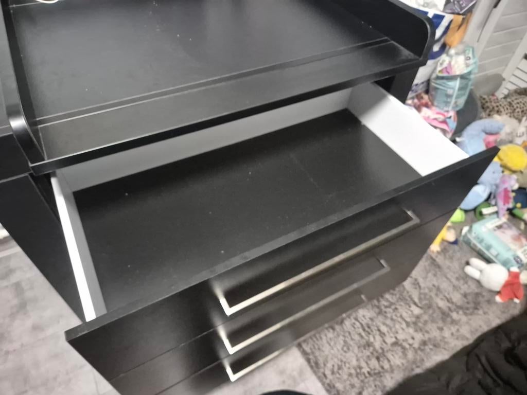 Ledikant en commode, Ophalen