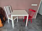 Witte eettafel Melltorp en twee stoelen, Huis en Inrichting, Ophalen, Gebruikt, Minder dan 4 stoelen