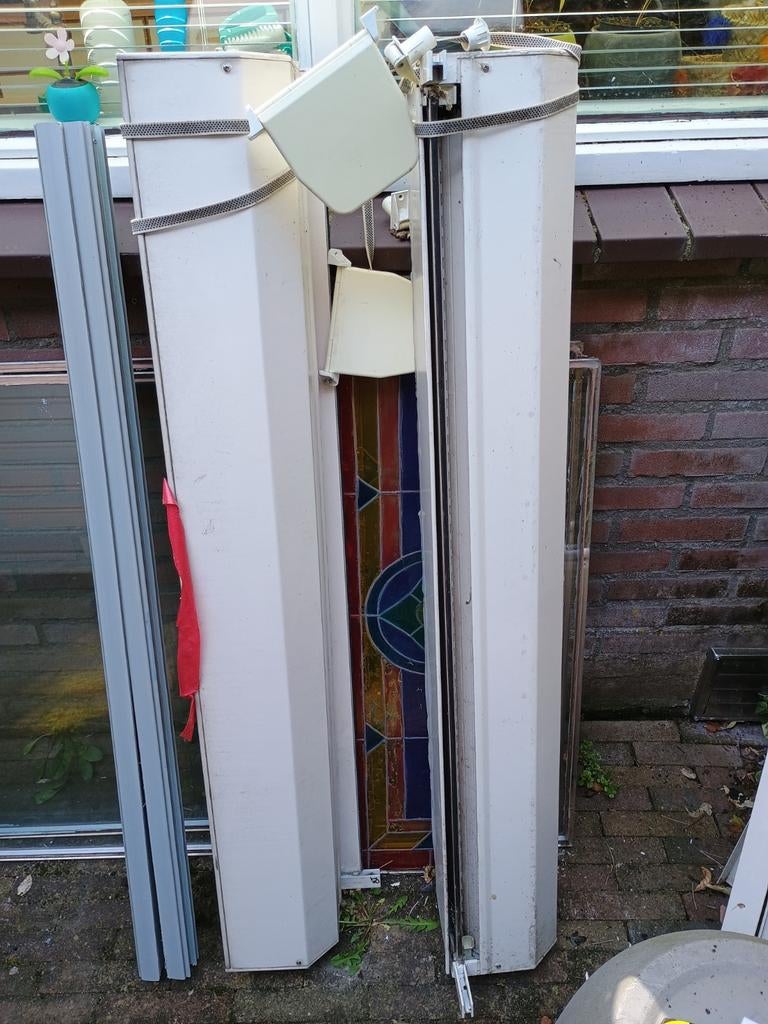 2 rolluiken 120 bij 140 hoog, Doe-het-zelf en Verbouw, Rolluiken, Ophalen, Gebruikt, 100 tot 150 cm, Wit