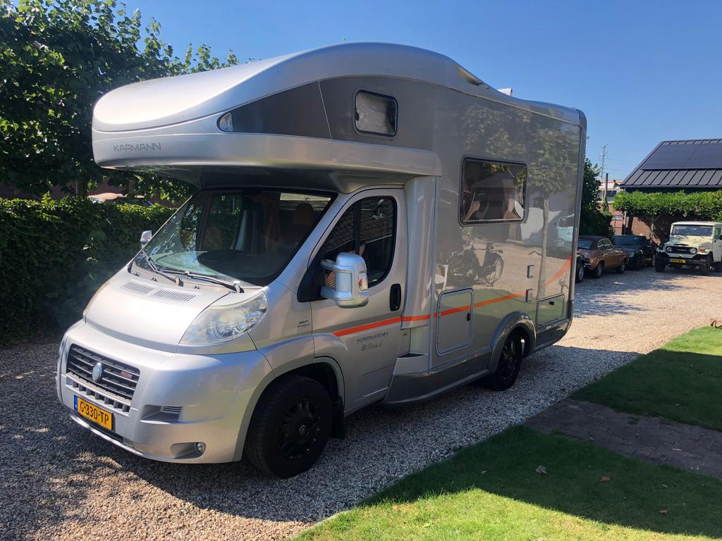 Karmann Colorado: Ruime Alkoofcamper met Fietsendrager, Caravans en Kamperen, Campers, Koelkast, Standaard zit, Alkoof, Ringverwarming
