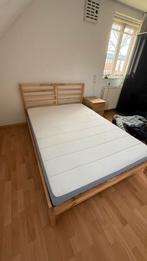 IKEA bed + matras + nachtkastje – complete set, Huis en Inrichting, Slaapkamer | Matrassen en Bedbodems, Ophalen, 140 cm, Zo goed als nieuw