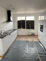 KEUKEN BRUYNZEEL MET APPARATUUR 3 jaar oud, Ophalen, Wit, Dubbelwandige keuken, Composiet