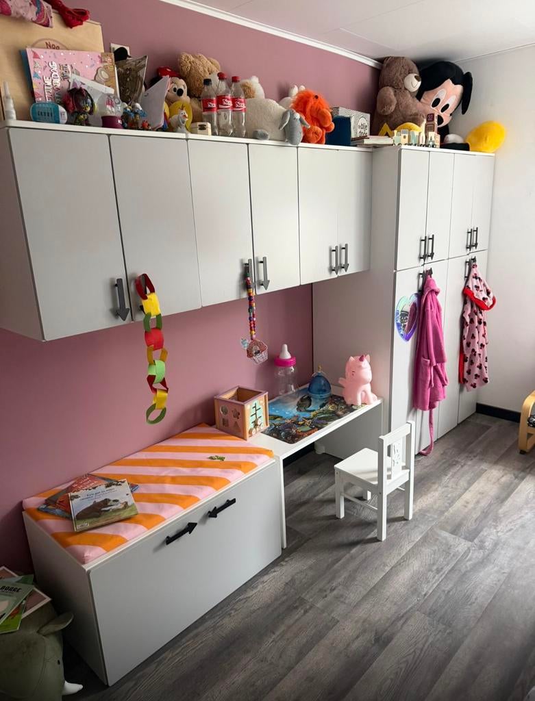 Kastenwand grijs, Ophalen, Zo goed als nieuw, 50 tot 70 cm, 105 cm of meer