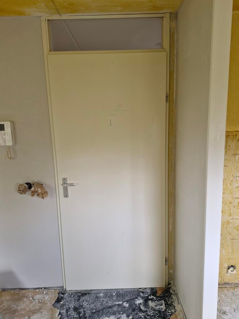 Opdekdeur met metalen kozijn en bovenlicht, Doe-het-zelf en Verbouw, Deuren en Horren, Gebruikt, 80 tot 100 cm, Binnendeur, Ophalen of Verzenden