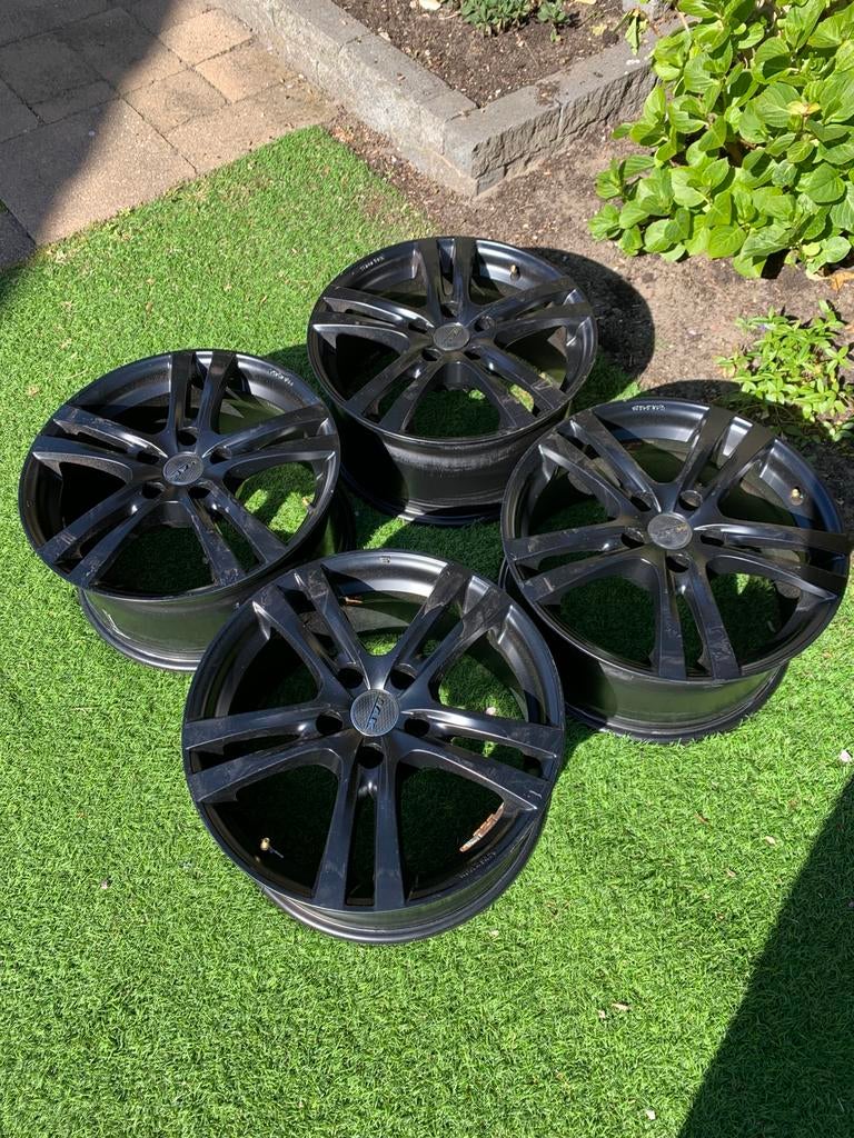 Zwarte velgen 17 inch, Ophalen, Gebruikt