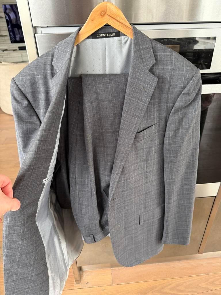 Corneliani pak maat 48 grijs, Kleding | Heren, Ophalen of Verzenden, Zo goed als nieuw, Maat 48/50 (M), Grijs