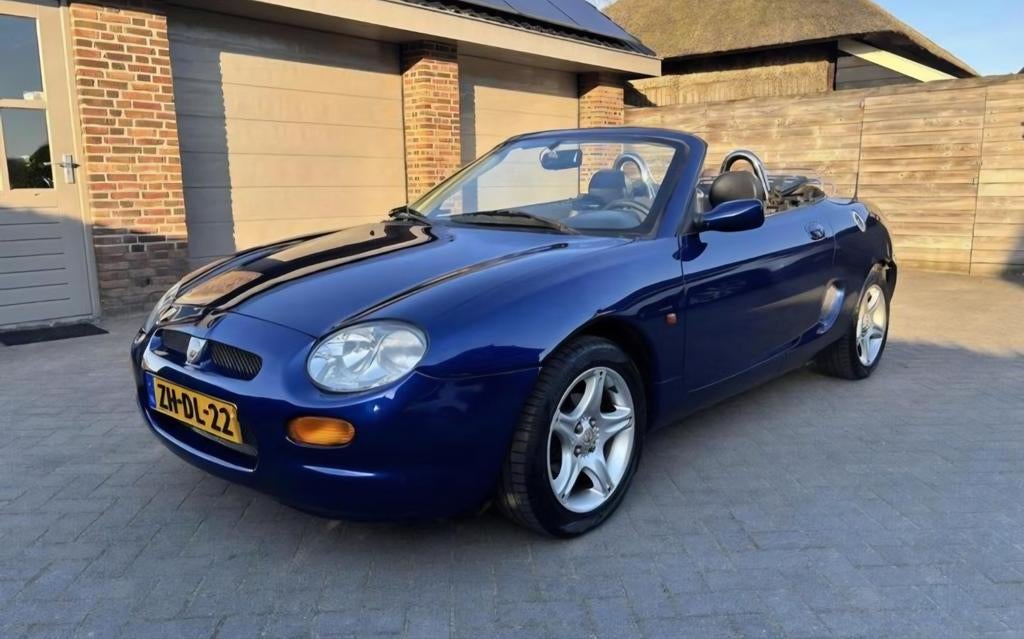 MGF Tahiti Blue, projectauto, nw distri, koppak vervangen, Auto's, MG, Achterwielaandrijving, 40 €/maand, 4 cilinders, Cabriolet