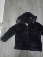 Als nieuw Moncler fluffy winterjas maat 128-134., Moncler, Meisje, Ophalen of Verzenden, Zo goed als nieuw