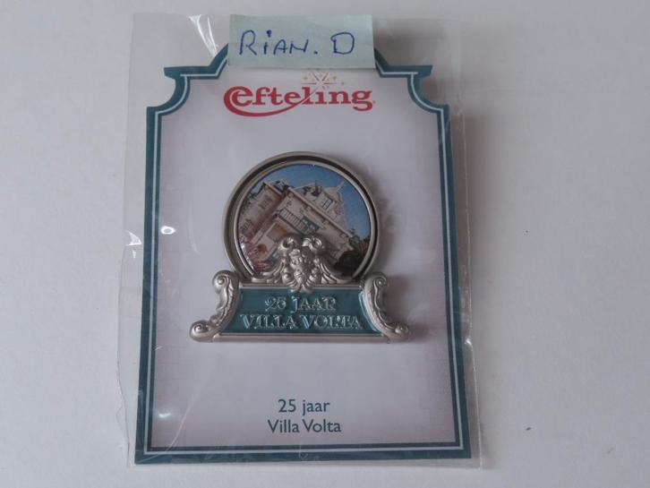 Efteling pin 25 jaar Villa Volta nieuw in verpakking., Verzamelen, Efteling, Nieuw, Button of Speldje, Ophalen