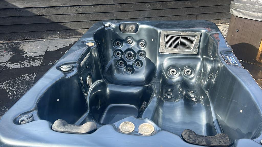 ❤️‍🔥 Gebruikte Jacuzzi ❤️‍🔥 3 persoons, Tuin en Terras, Bubbelbaden en Hottubs, Gebruikt, Vast, Filter, Verzenden