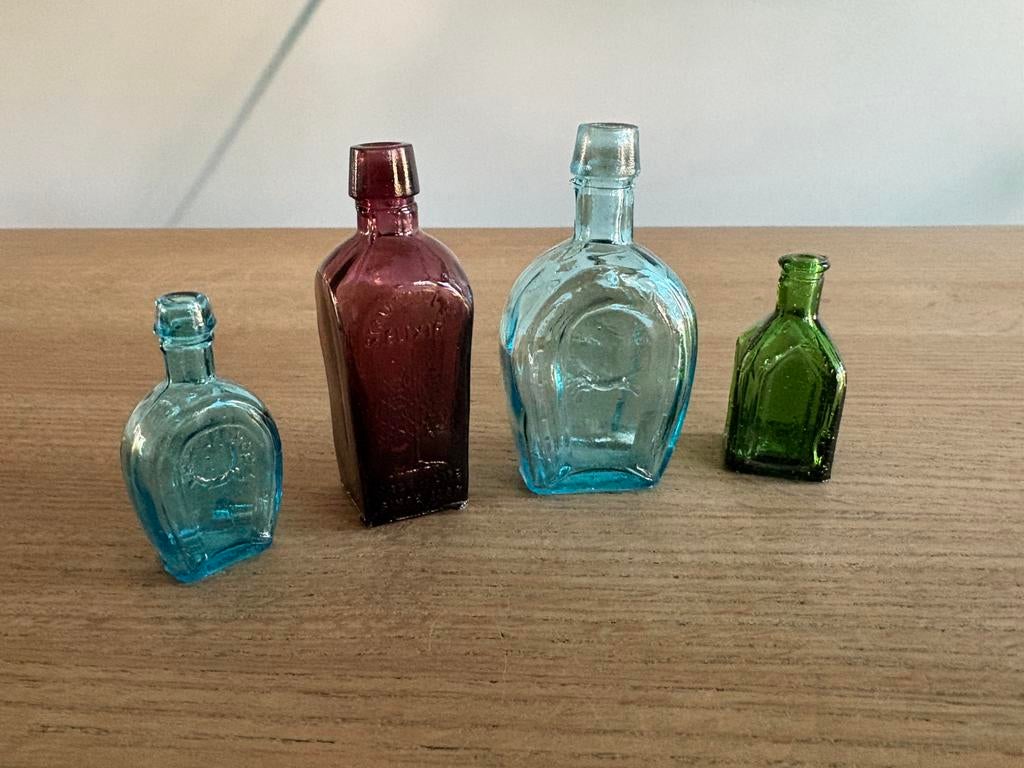 4 vintage Wheaton miniatuur apothekersflesjes zonder kurk, Antiek en Kunst, Ophalen of Verzenden