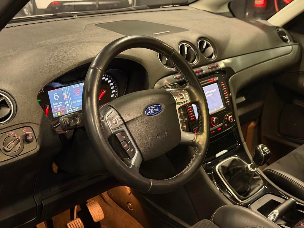 Ford S-Max 1.6 EcoBoost Titanium XENON/NAVI/PANO/CRUISE/MEMO, Voorwielaandrijving, Gebruikt, 4 cilinders, Zwart