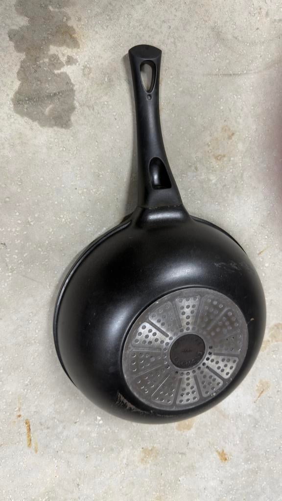 Wok pan 25cm, Huis en Inrichting, Ophalen of Verzenden, Zo goed als nieuw, Gietijzer, Wok