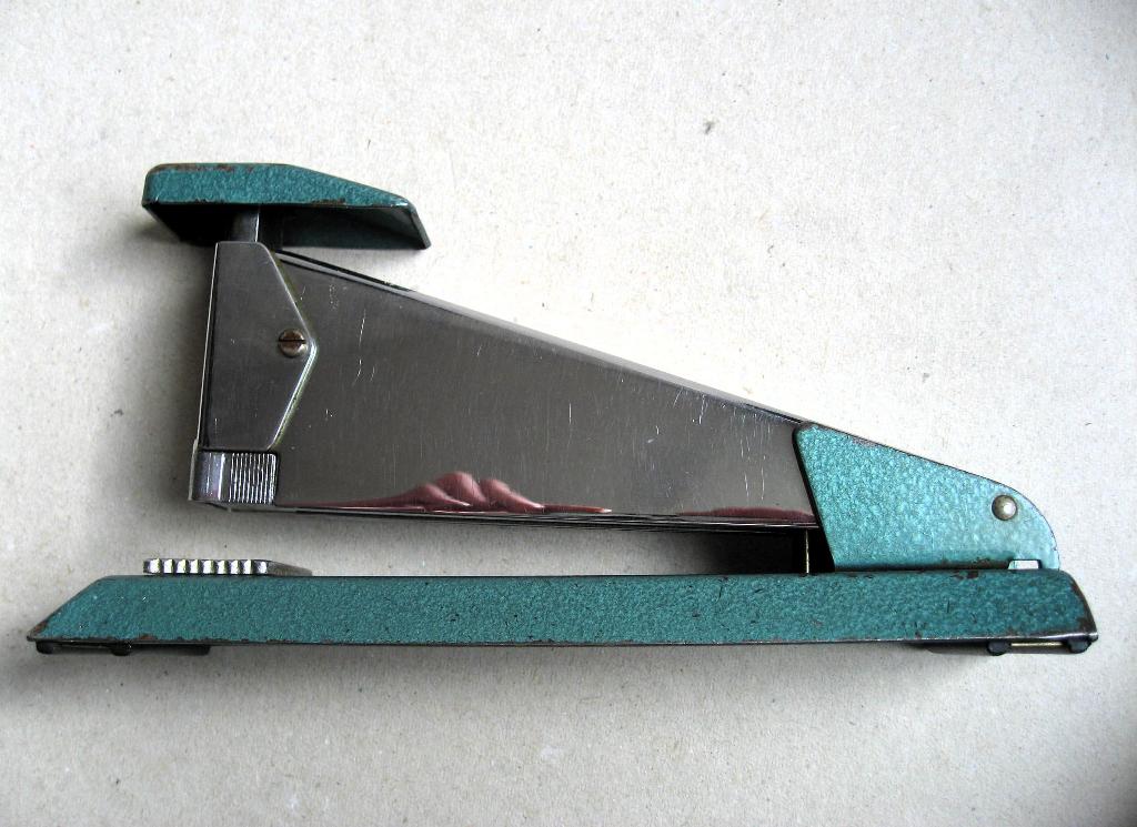 Vintage art deco nietmachine Hestra Zweden jaren 50, Ophalen of Verzenden