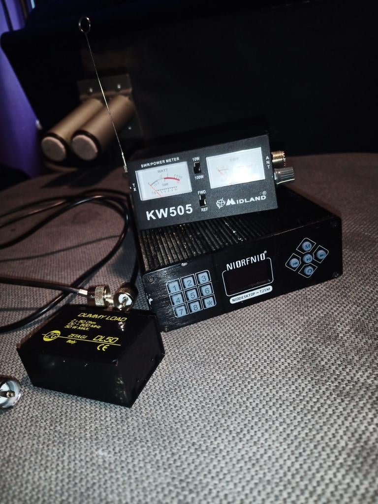 Niorfnio T-25 M FM zender met SWR meter en dummy load, Telecommunicatie, Zenders en Ontvangers, Ophalen of Verzenden