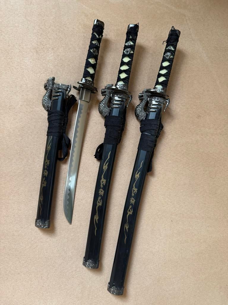 Set van 3 kleine Samurai zwaarden met draak design, Verzamelen, Militaria | Algemeen, Overige soorten, Mes of Dolk, Azië, Ophalen of Verzenden