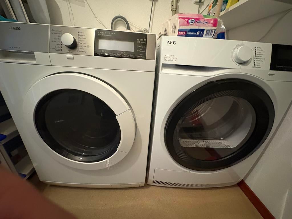 Aeg Wasmachine en vrijwel nieuwe droger, 8 tot 10 kg, Ophalen, Gebruikt, 85 tot 90 cm