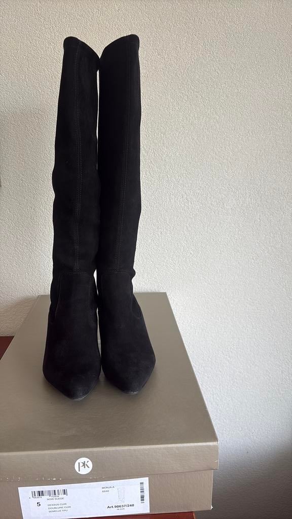 Peter Kaiser hoge laarzen maat 38 suede, Kleding | Dames, Schoenen, Hoge laarzen, Zwart, Ophalen of Verzenden, Zo goed als nieuw