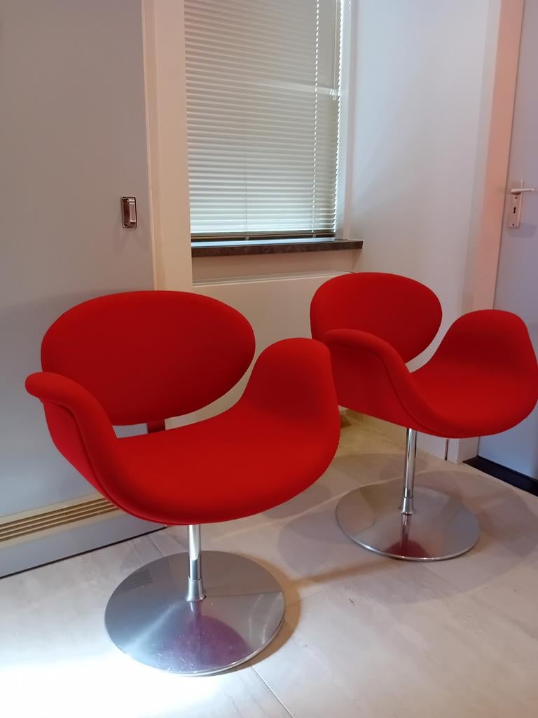 Twee Artifort Little Tulip fauteuils, Huis en Inrichting, Fauteuils, Ophalen, Gebruikt, Minder dan 75 cm, Design