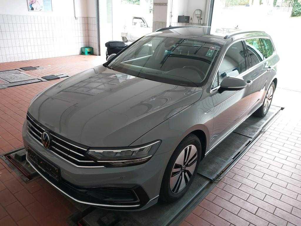 Volkswagen Passat Variant GTE 1.4 TSI PHEV 218PK Automaat 20, Auto's, Automaat, Gebruikt, Hybride Elektrisch/Benzine, Passat