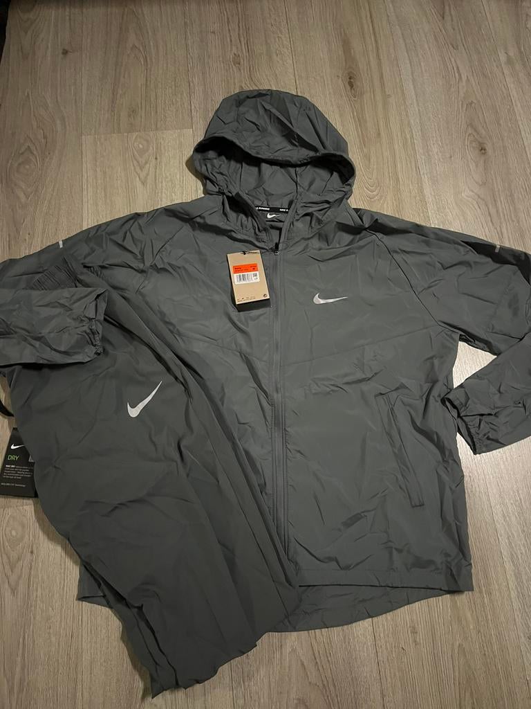 Nike trainingspak grijs maat M, Ophalen of Verzenden, Zo goed als nieuw, Grijs