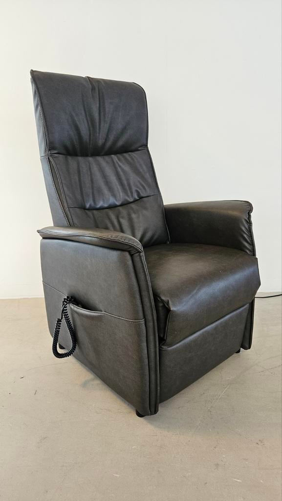 De toekomst sta op stoel/ fauteuil bij Zitgemak in joure, Ophalen of Verzenden, Zo goed als nieuw, 50 tot 75 cm, Leer