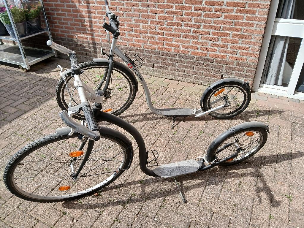 2 volwassen steppen, Fietsen en Brommers, Steps, Gebruikt, Gewone step, Ophalen