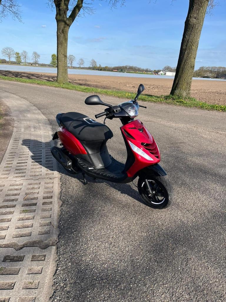 Piaggio zip 4 takt 50cc brom, Fietsen en Brommers, Scooters | Piaggio, Ophalen, Gebruikt, Zip, Benzine