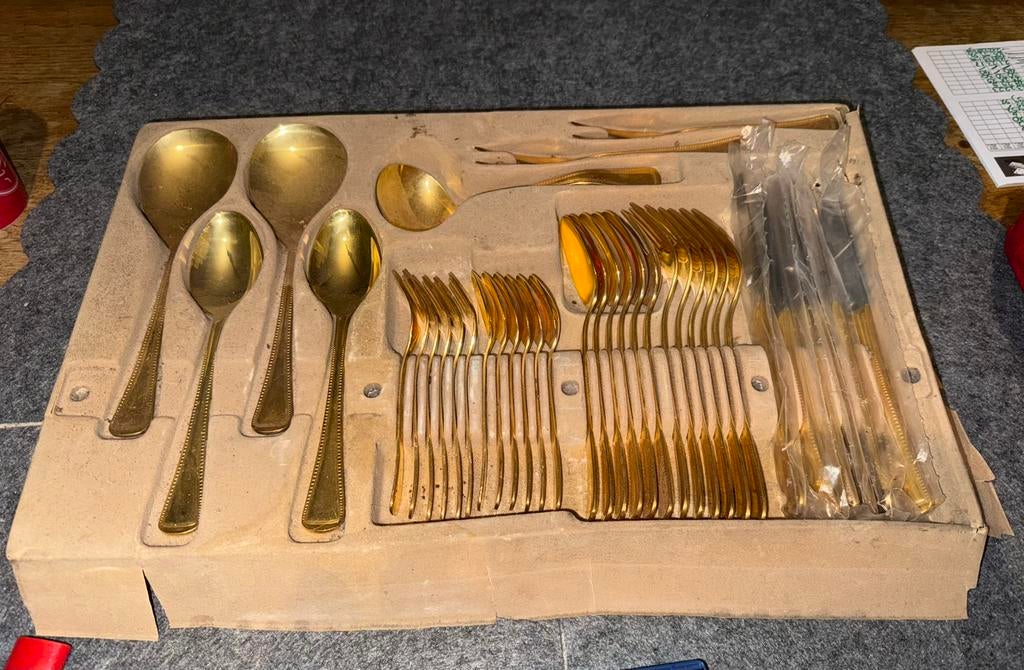 24 karaat verguld goud bestek 37 delig, Ophalen of Verzenden, Gebruikt, Overige materialen, Bestekset
