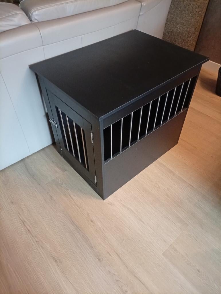 HONDENBENCH NIEUWSTAAT, Ophalen of Verzenden, Zo goed als nieuw, Minder dan 65 cm