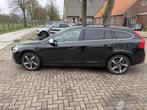 Volvo v-60 2.4 D6 AWD Hybride R Design (bj 2015, automaat), Auto diversen, Schadeauto's, Automaat, Zwart, Stationwagon, Volvo