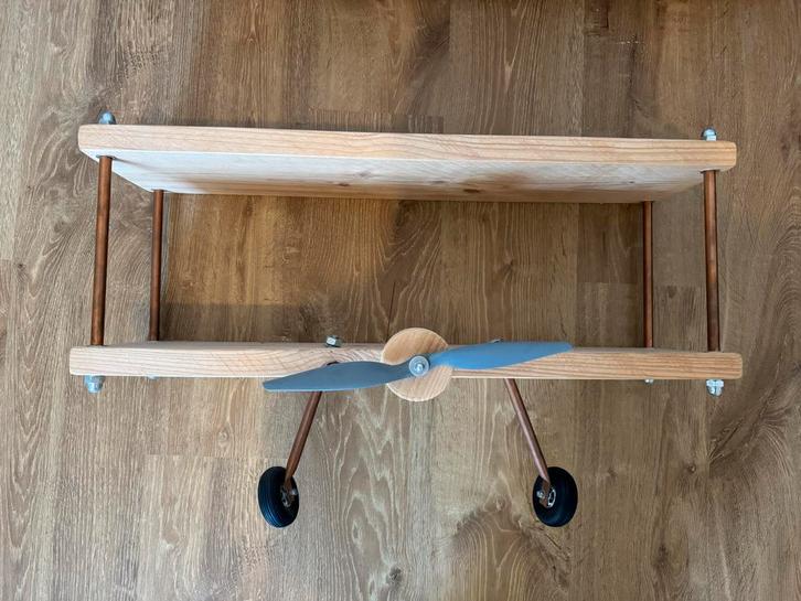 Unieke handgemaakte wandplank met vliegtuigdetails, Huis en Inrichting, Woonaccessoires | Wandplanken en Boekenplanken, Zo goed als nieuw