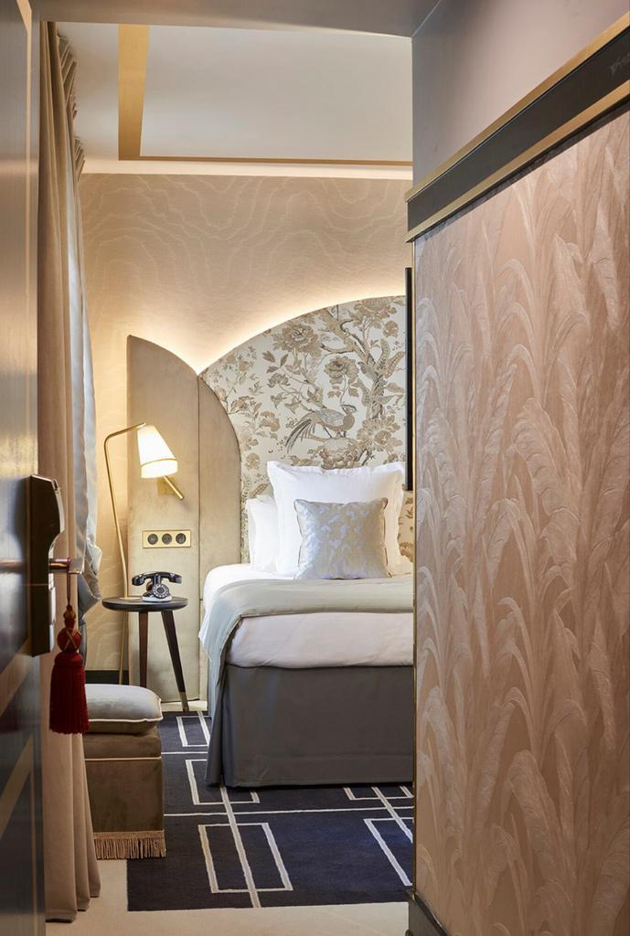 Luxury wallpapers and more.